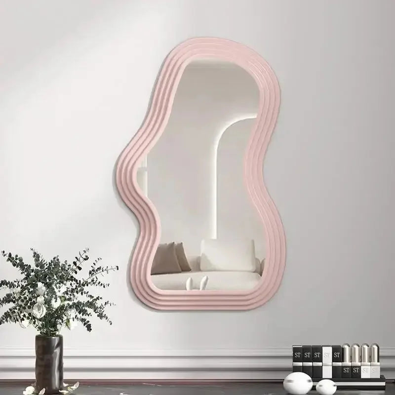 Cloud Mirror – The Sculptural Statement