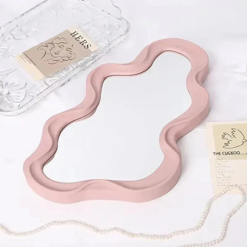 Cloud Mirror – The Sculptural Statement
