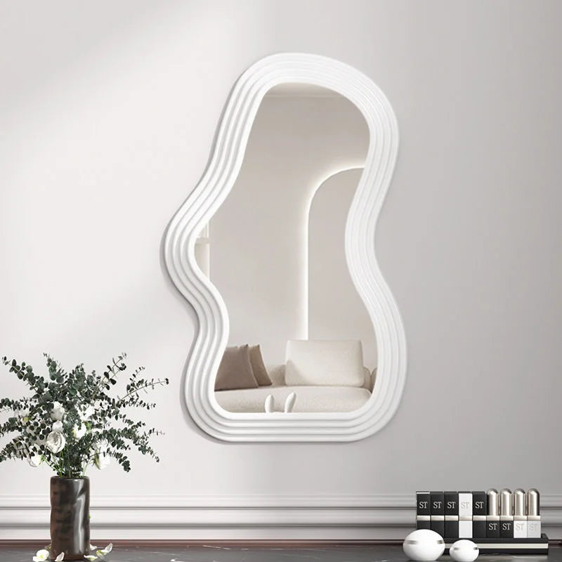 Cloud Mirror – The Sculptural Statement
