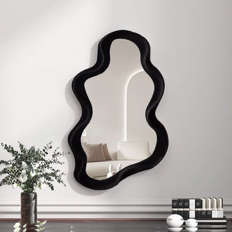Cloud Mirror – The Sculptural Statement